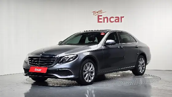 2018 Mercedes-Benz E-Class E300 4MATIC Exclusive