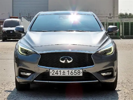 2019 Infiniti Q30 2.0 Essential