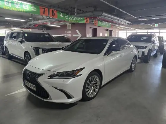 2021 Lexus ES Executive