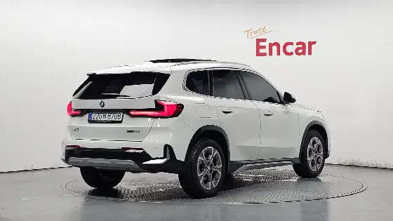 2025 BMW X1 xDrive 20i xLine