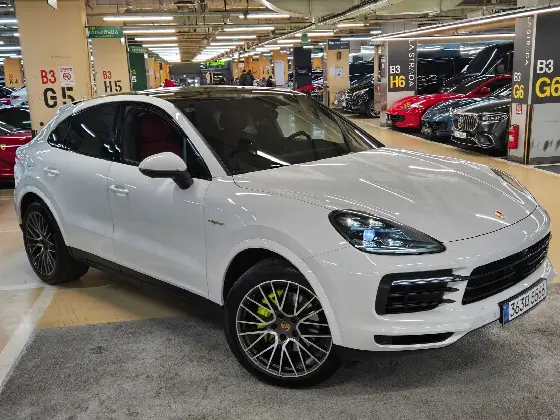 2022 Porsche Cayenne 3.0 E-Hybrid Coupe