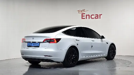 2022 Tesla Model 3 Long Range AWD