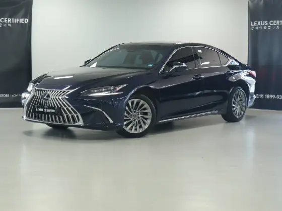 2025 Lexus ES Executive