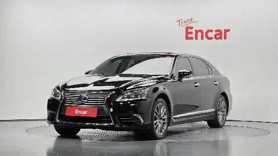 2016 Lexus LS 5-Seats Ottoman