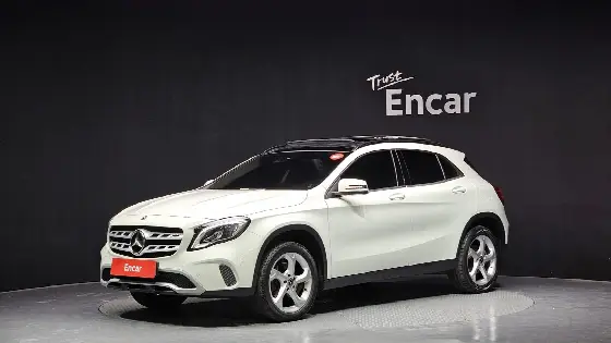 2017 Mercedes-Benz GLA-Class GLA220