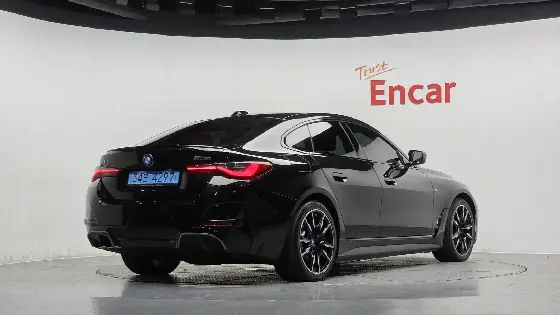 2023 BMW i4 M50