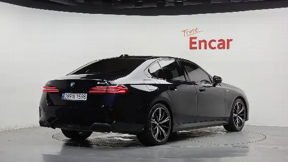 2024 BMW 5-Series 530i xDrive M Sport