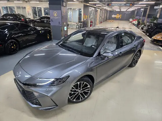2026 Toyota Camry 2.5 XLE Premium Hybrid