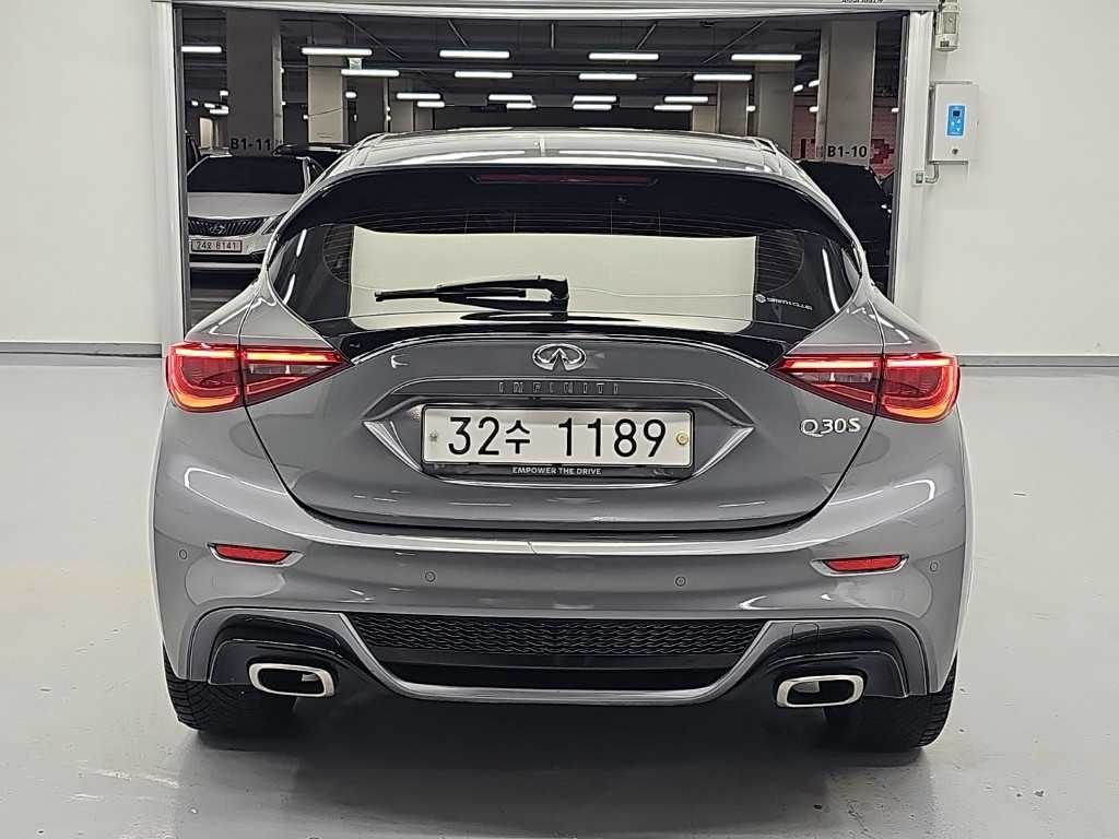 2018 Infiniti Q30