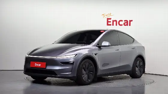 2025 Tesla Model Y RWD