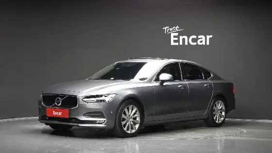 2018 Volvo S90 D4 Momentum