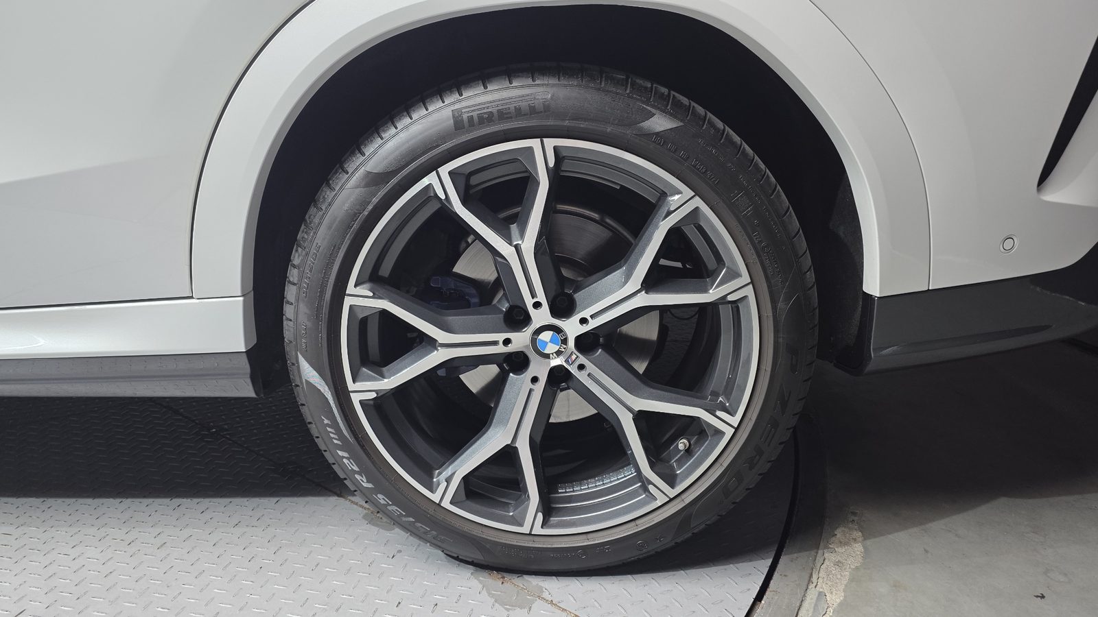 2022 BMW X6