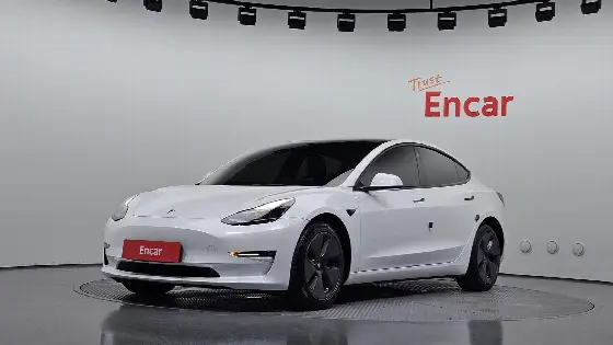 2022 Tesla Model 3 Long Range AWD