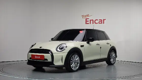 2021 Mini Cooper 5Door Classic Plus Launch Pack