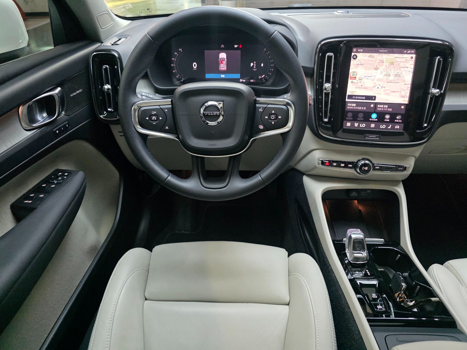 2024 Volvo XC40