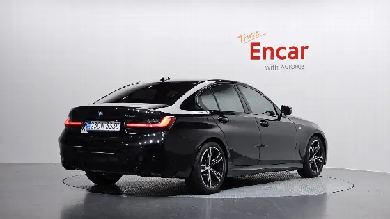 2025 BMW 3-Series 320i M Sport