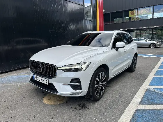 2023 Volvo XC60 B6 Ultimate Bright