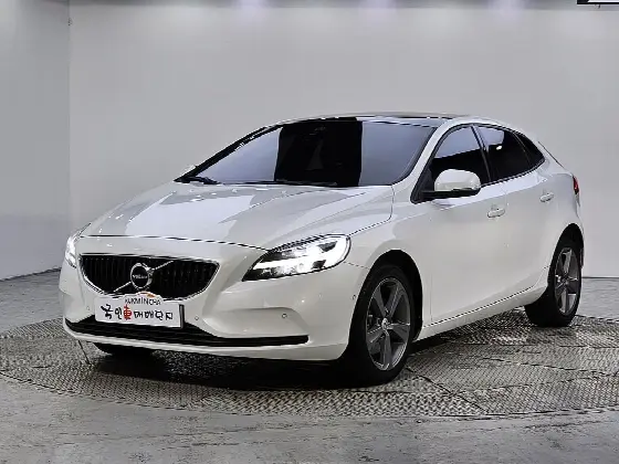 2018 Volvo V40 D3