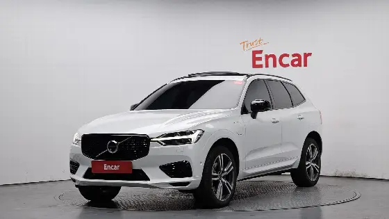2021 Volvo XC60 T8 R-Design