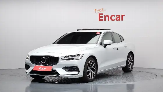 2020 Volvo S60 T5 Momentum