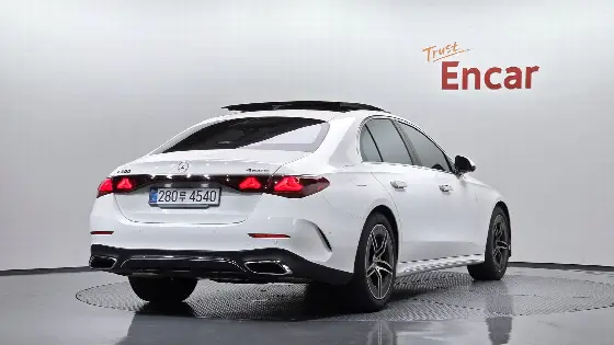 2026 Mercedes-Benz E-Class E300 4MATIC AMG Line