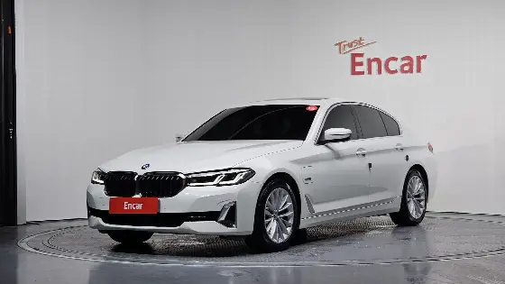 2022 BMW 5-Series 530e Luxury