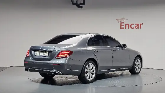 2019 Mercedes-Benz E-Class E220d 4MATIC Exclusive