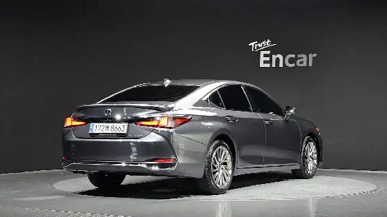 2024 Lexus ES Executive