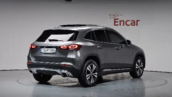 2021 Mercedes-Benz GLA-Class GLA220