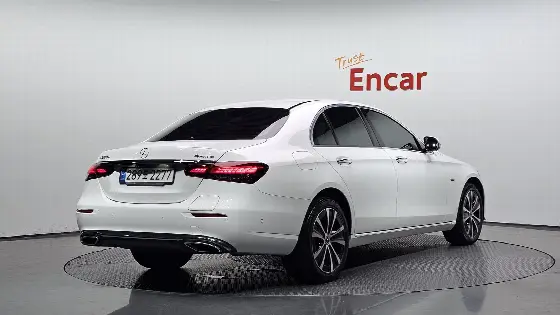 2021 Mercedes-Benz E-Class E300e 4MATIC Exclusive