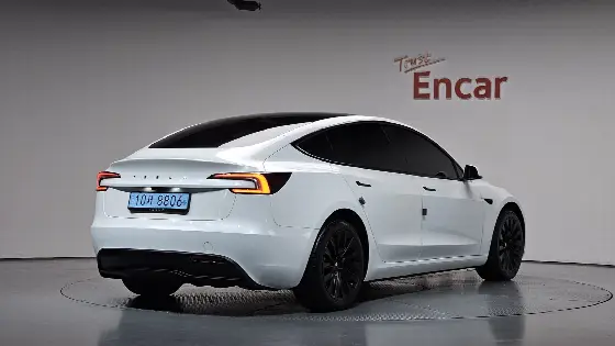 2025 Tesla Model 3 RWD
