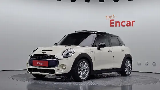 2017 Mini Cooper 5Door Standard