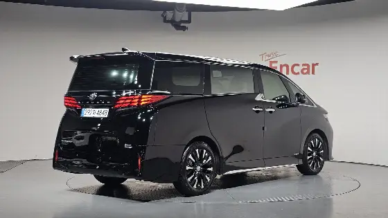 2025 Toyota Alphard 2.5 HEV Executive AWD