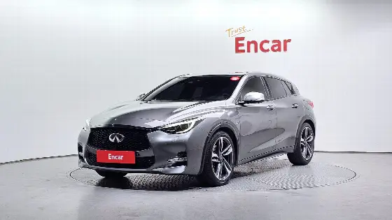2017 Infiniti Q30 2.0 Exclusive City Black