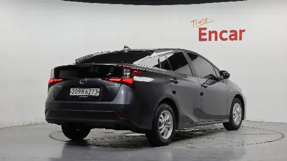 2021 Toyota Prius 1.8