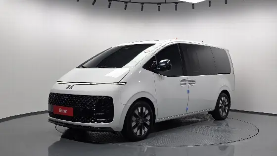 2022 Hyundai Staria Lounge 9-Seater