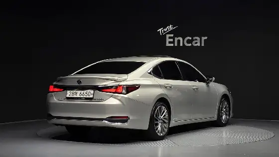 2018 Lexus ES Luxury Plus