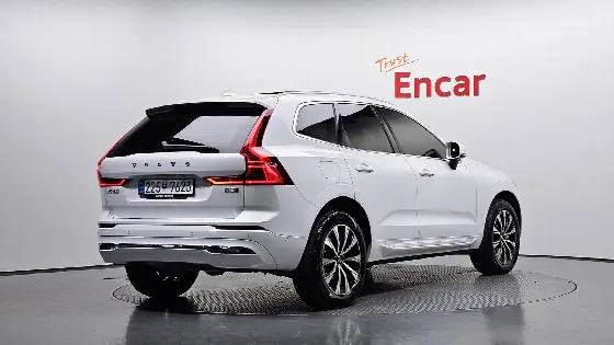 2025 Volvo XC60 B5 Ultra Bright