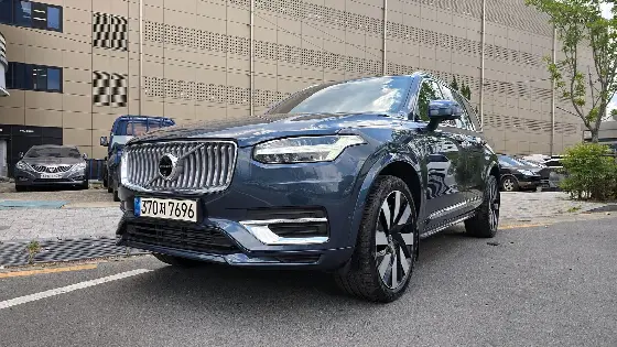 2024 Volvo XC90 T8 Ultimate Bright Hybrid