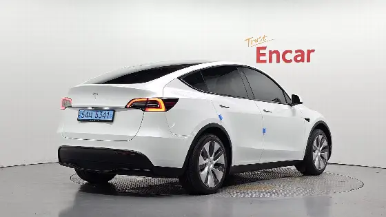 2023 Tesla Model Y RWD