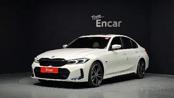 2023 BMW 3-Series 330e M Sport