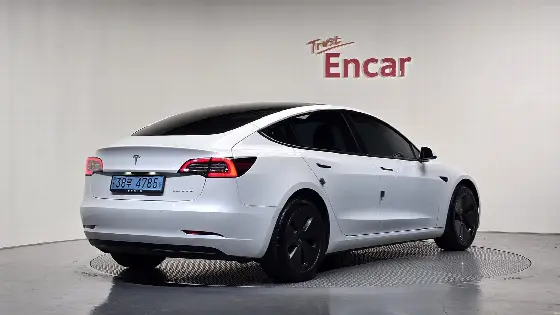 2022 Tesla Model 3 Long Range AWD