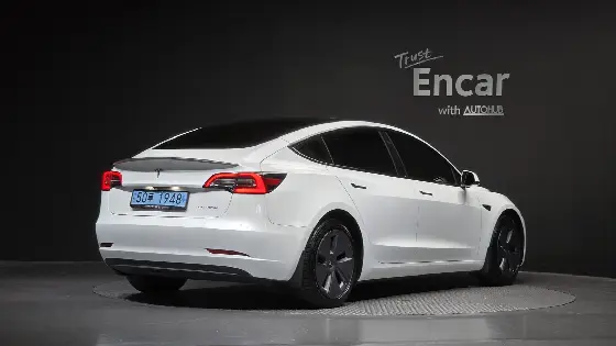 2022 Tesla Model 3 Long Range AWD