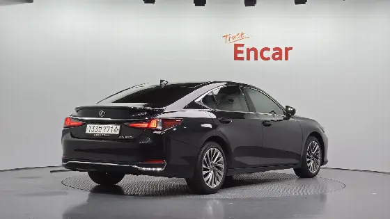 2024 Lexus ES Executive
