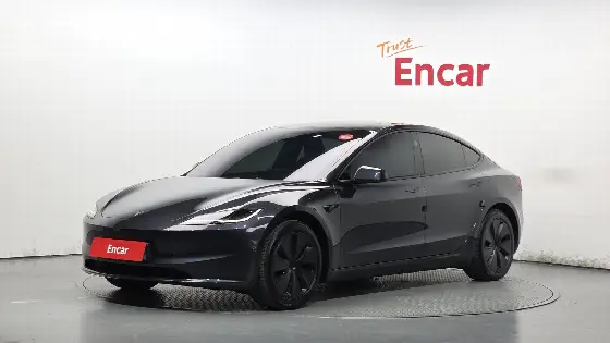 2025 Tesla Model 3 RWD