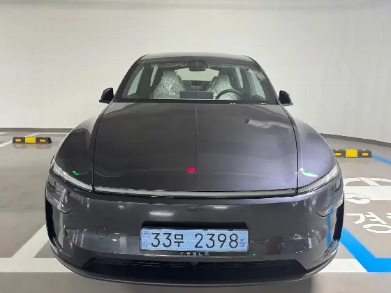 2026 Tesla Model Y L Long Range AWD