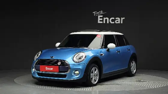 2017 Mini Cooper 5Door Mid
