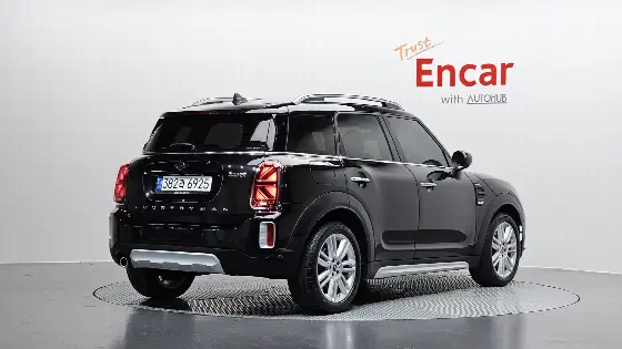 2023 Mini Countryman Classic Plus Launch Pack
