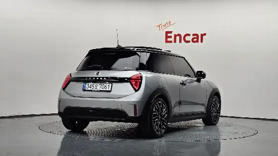 2024 Mini Cooper Favoured