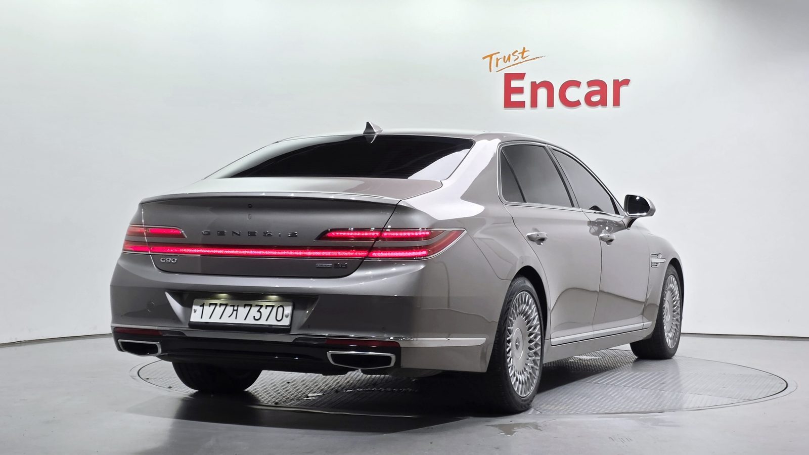 2019 Genesis G90